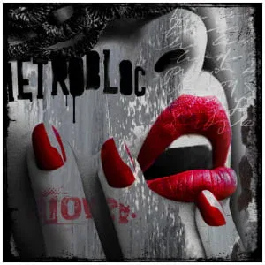 de lippen en nagels van een vrouw zijn rood geverfd