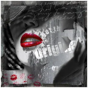 een vrouw met rode lippenstift en zwart haar