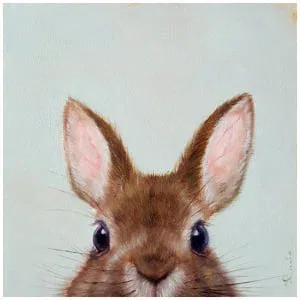 een schilderij van een bruin konijn met blauwe ogen