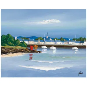 een schilderij van boten in het water vlakbij een strand