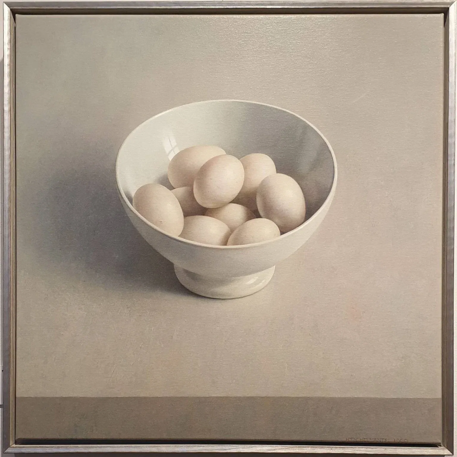 een schilderij van eieren in een witte kom