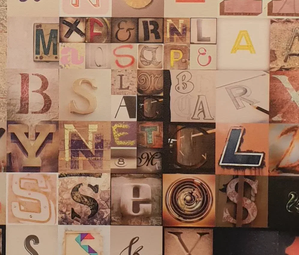 een collage van verschillende soorten letters en cijfers