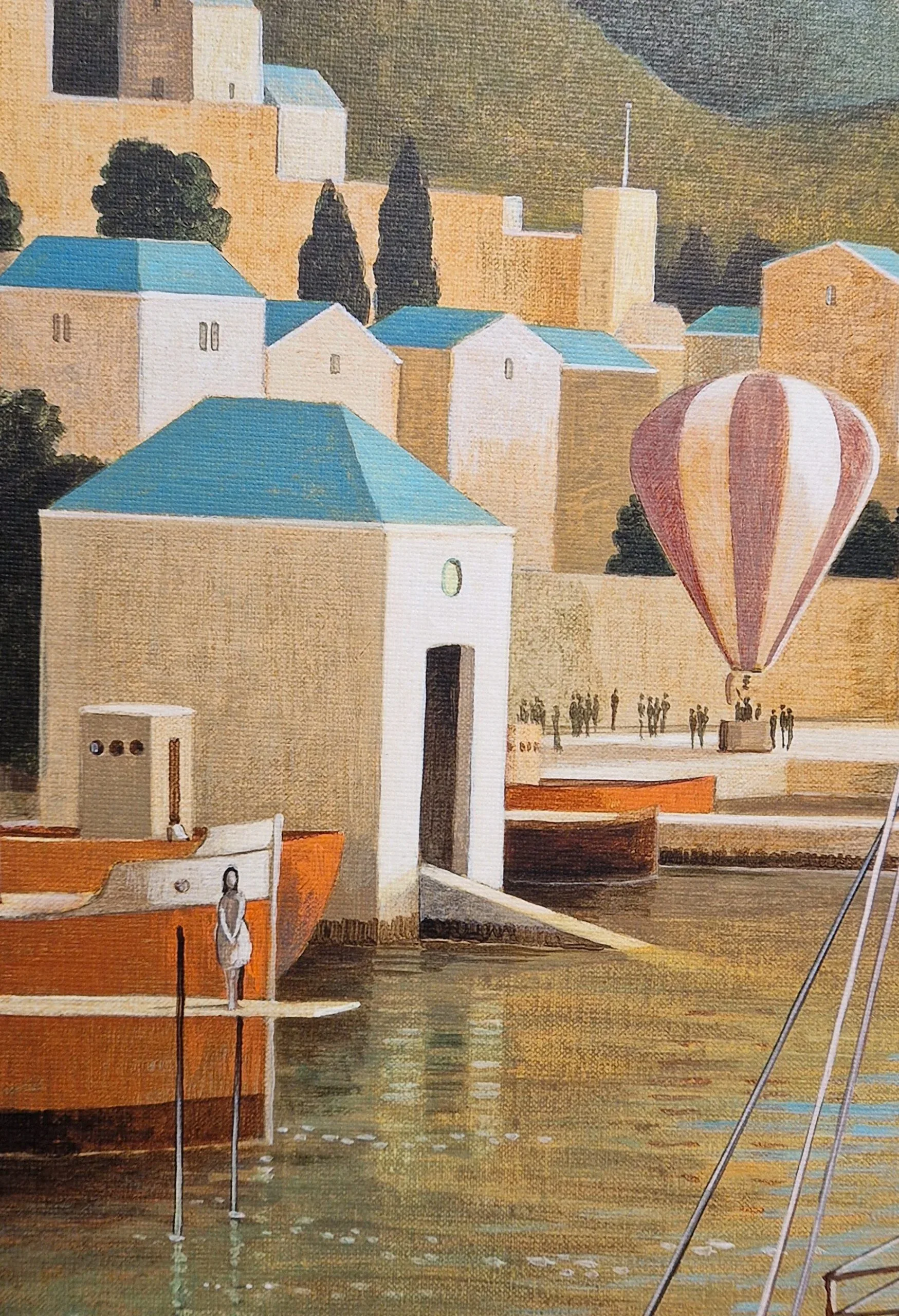 een schilderij van een boot en een luchtballon