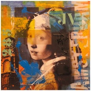 een collage van een afbeelding van een vrouw met een klokkentoren op de achtergrond