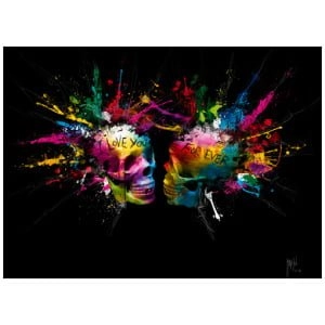 twee schedels met kleurrijke verfspatten erop