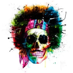 een schedel met een kleurrijke pruik en haar
