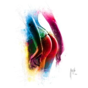 de benen van een vrouw met kleurrijke verf erop