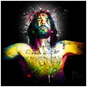 een man met zijn armen voor zich gekruist