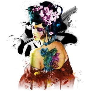 een vrouw met een drakentatoeage op haar rug