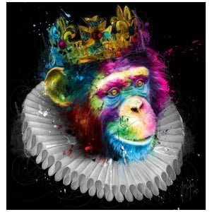 een kleurrijke aap met een kroon op zijn kop