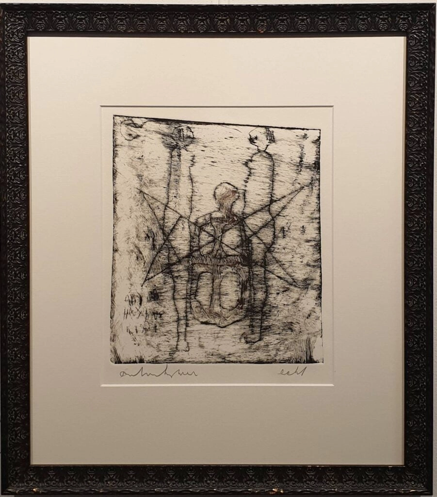 een zwart-wit tekening van een man in een pak