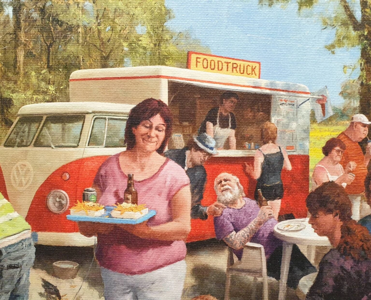 een schilderij van een vrouw die een bord eten vasthoudt