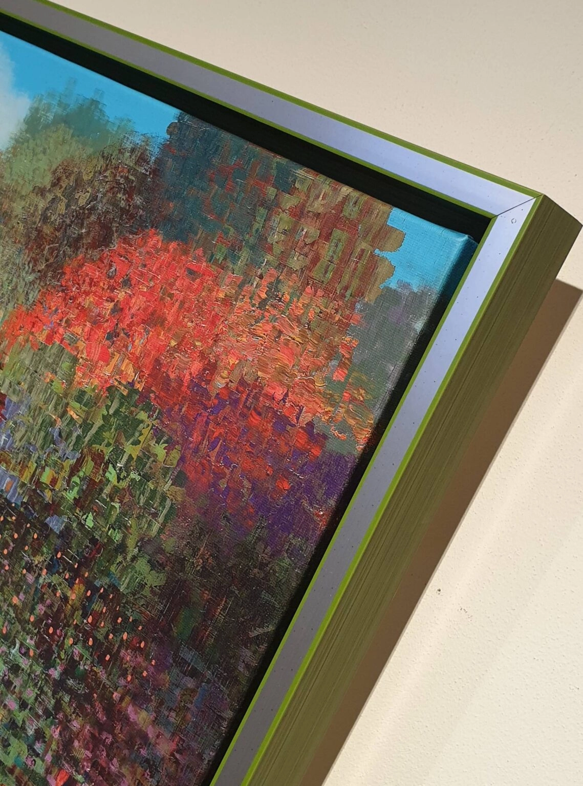 er hangt een schilderij aan de muur