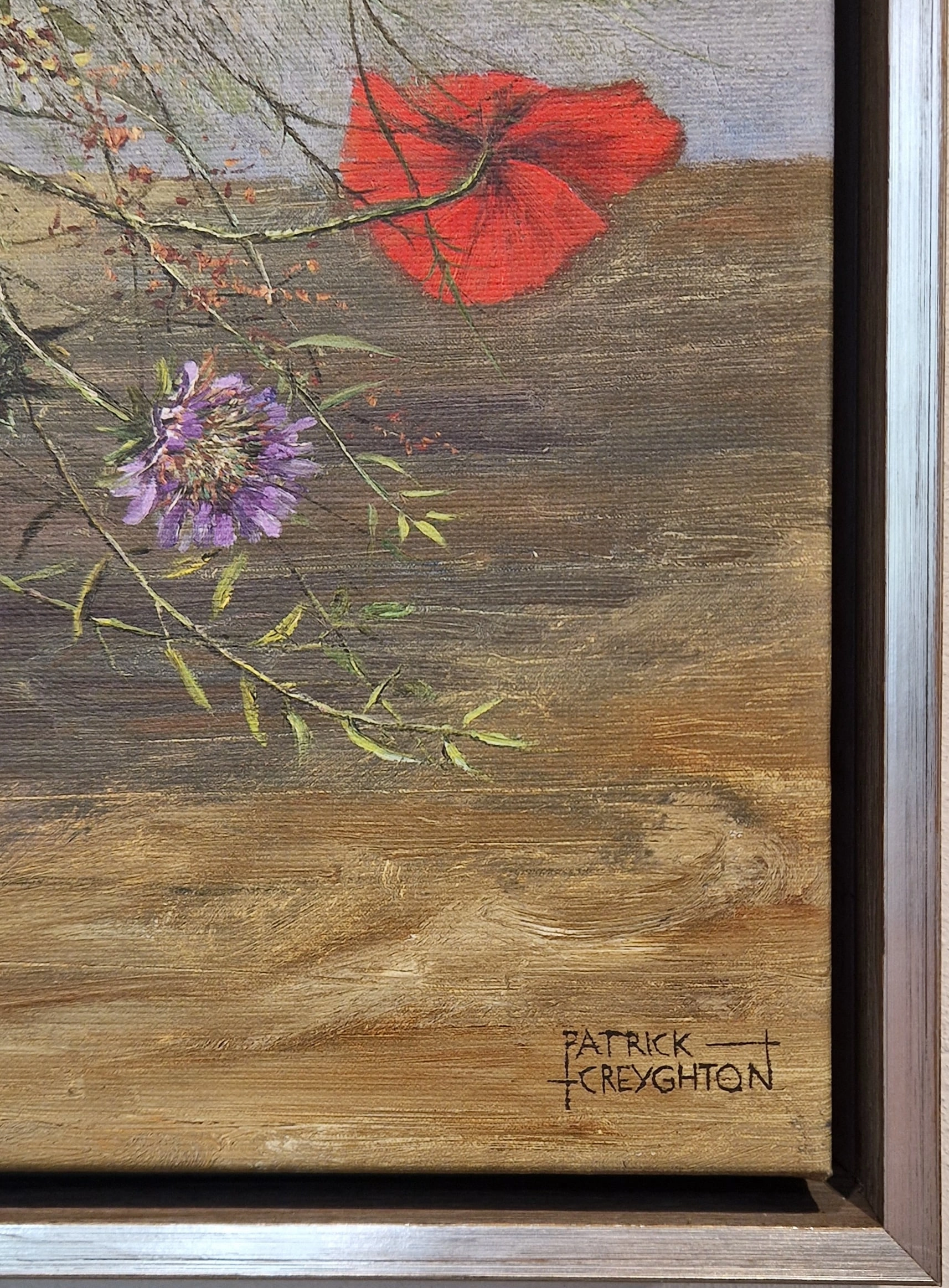 een schilderij van een rode paraplu en paarse bloemen