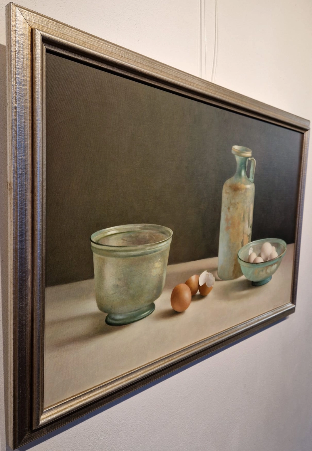 Henk Helmantel, Stilleven met Romeins glas en eieren, detail ZK