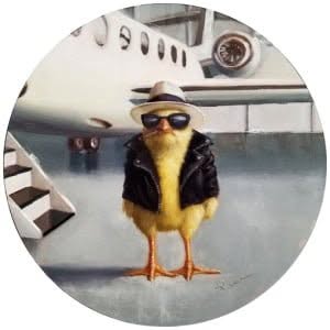 een schilderij van een kip met een zonnebril en een hoed